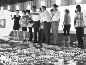 团区委有关负责同志到下朱庄街召开座谈会