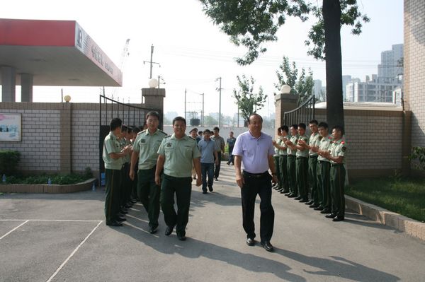 宜兴埠镇&ldquo;八一&rdquo;前夕慰问驻地部队