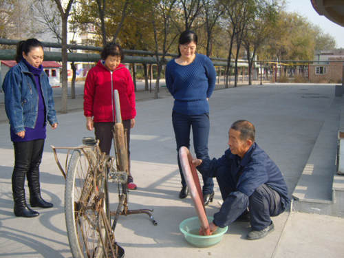 背起&ldquo;百宝箱&rdquo; 当上维修员